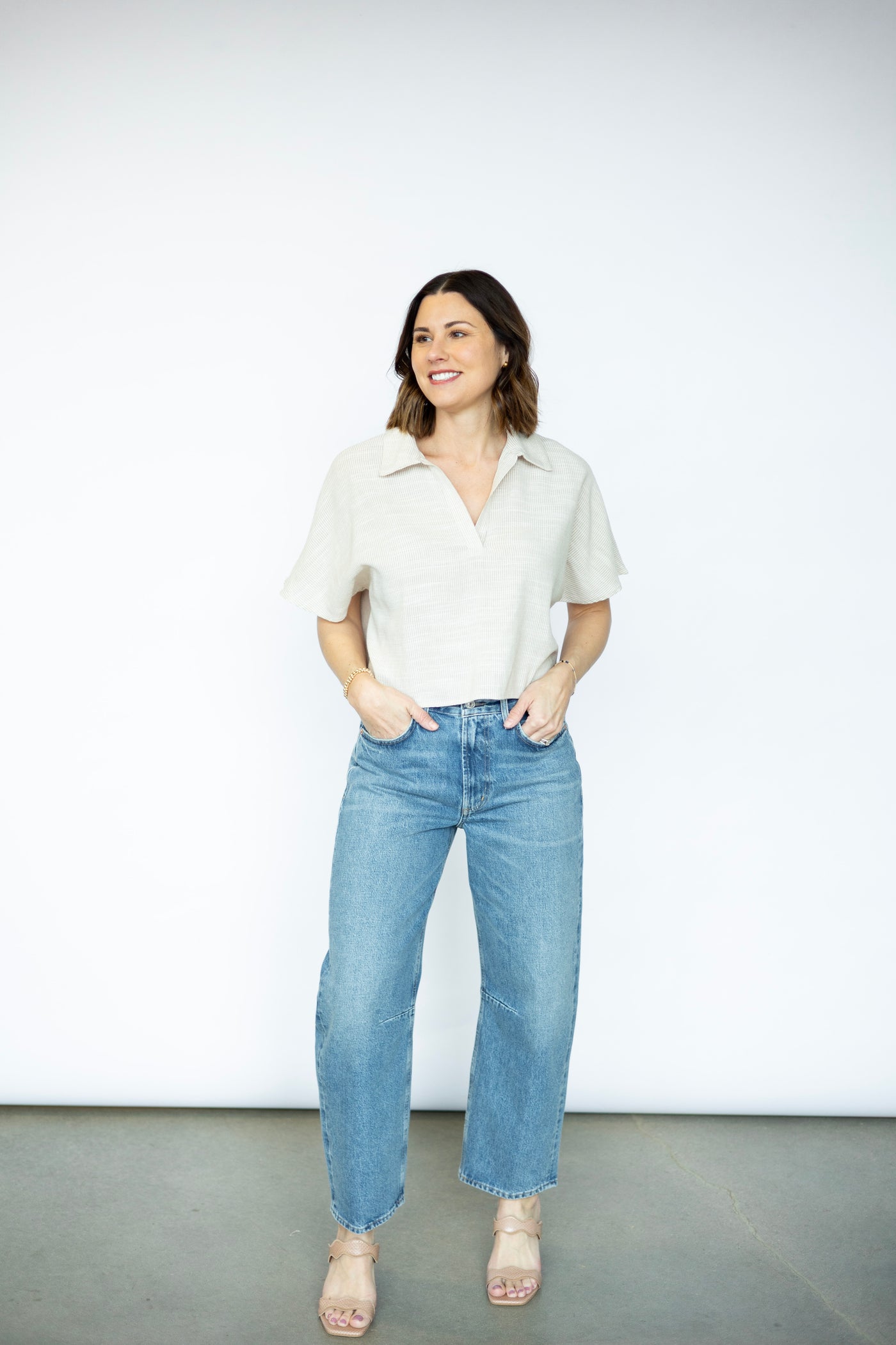 Women's subtle barrel jean