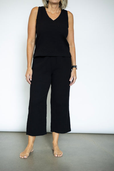 Women's flowy black pants