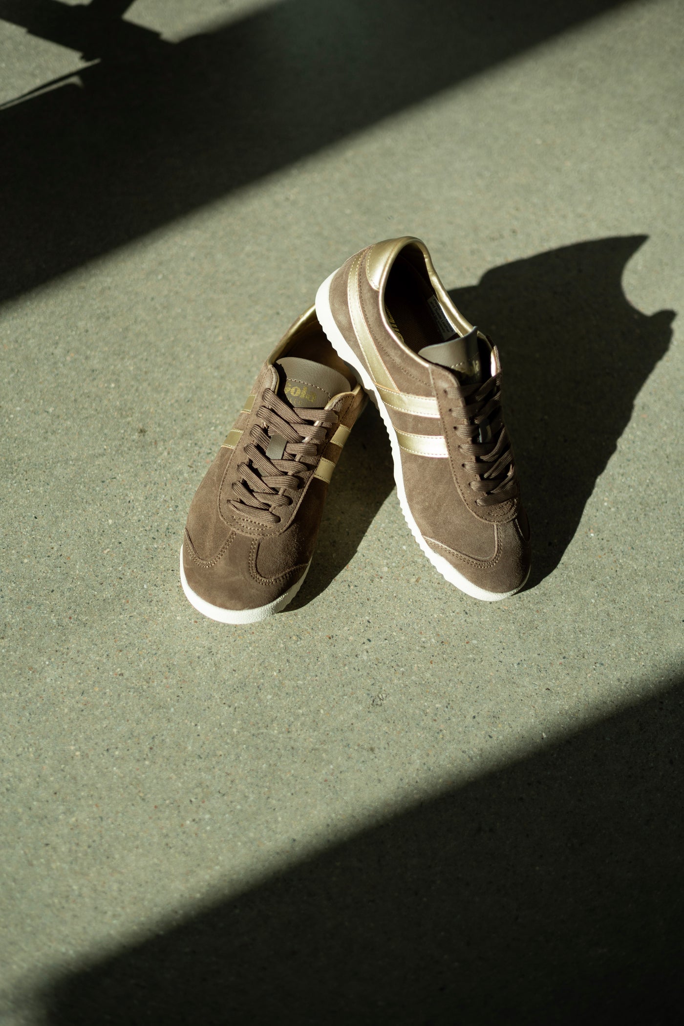 Bullet Pearl Sneakers