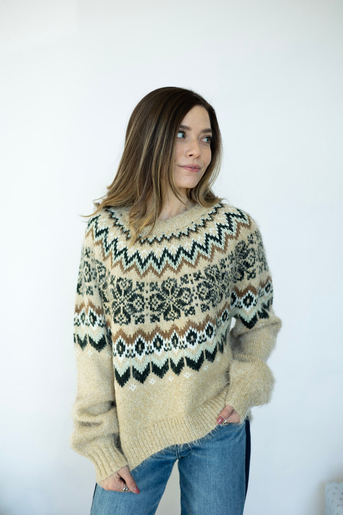 Cozy patterned sweater for women