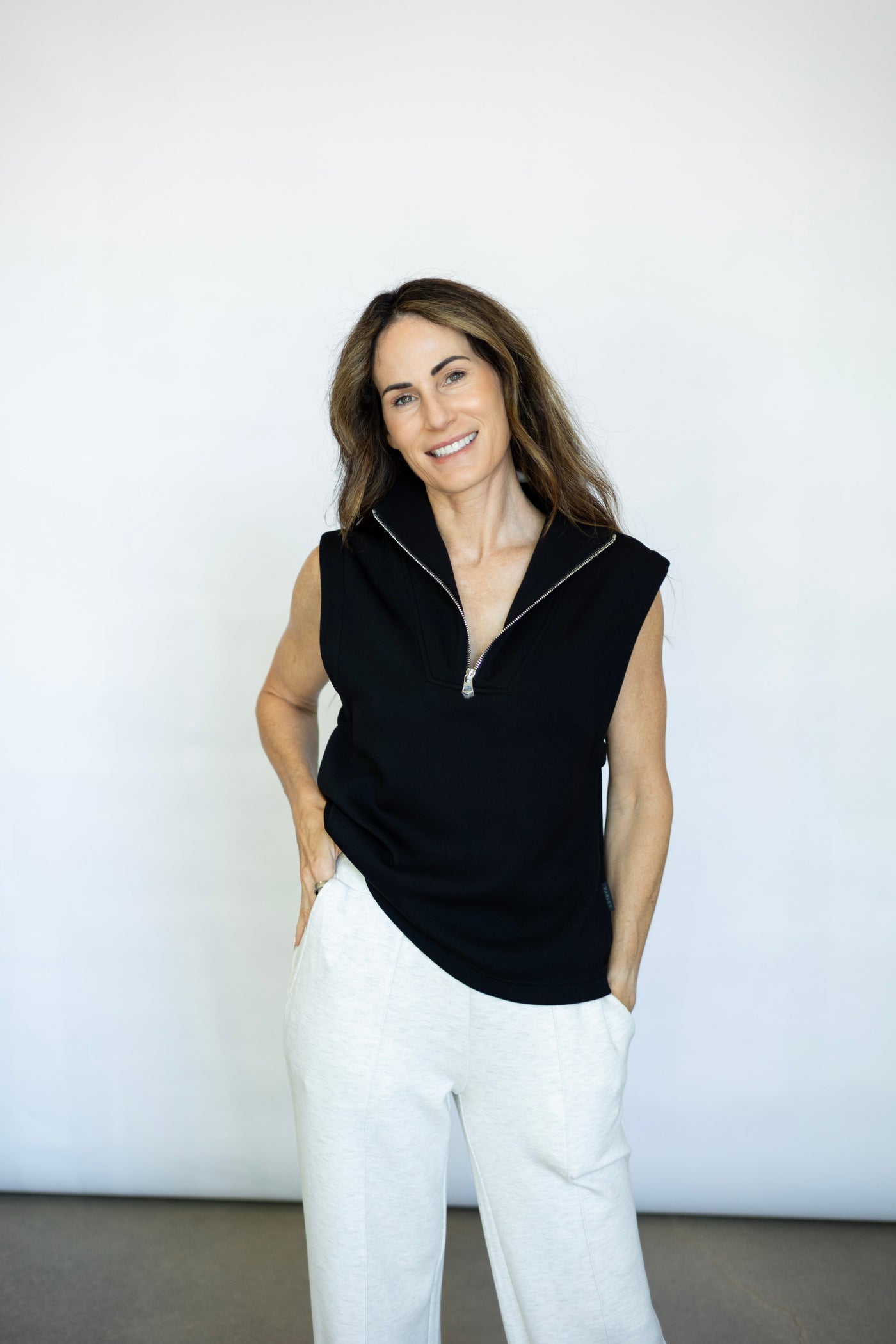 Sleeveless sweatshirt for women