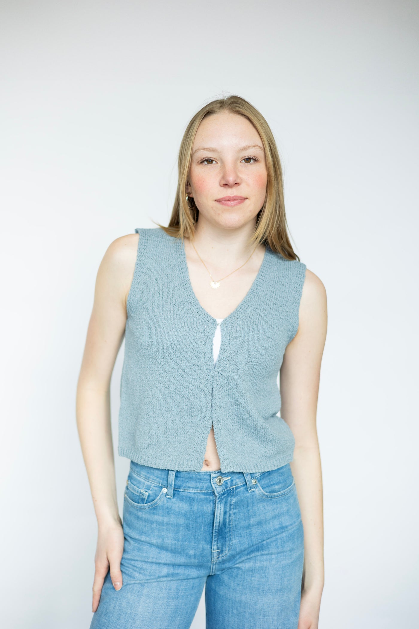 Women's, cropped, knitted vest