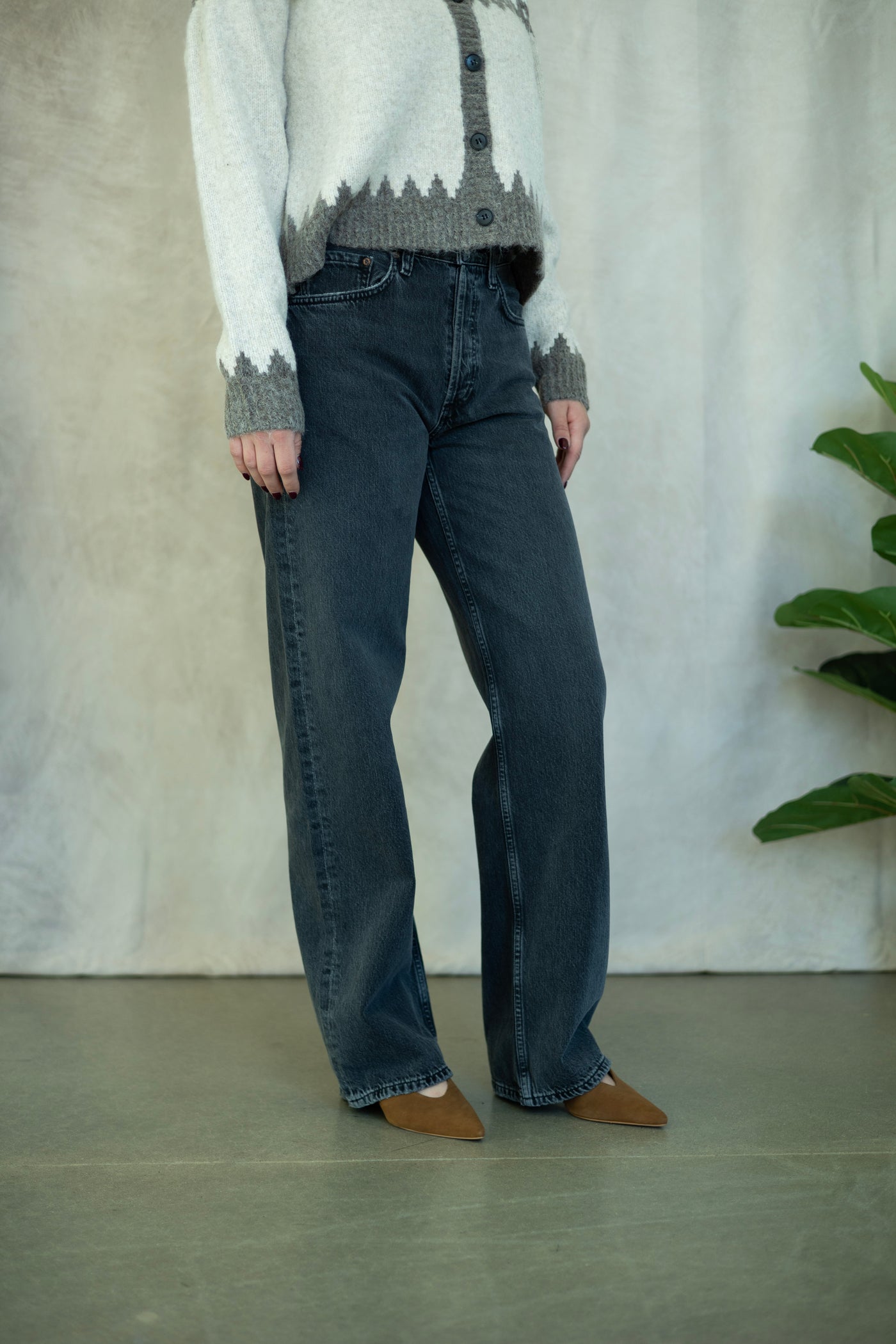 Black 32" straight jean