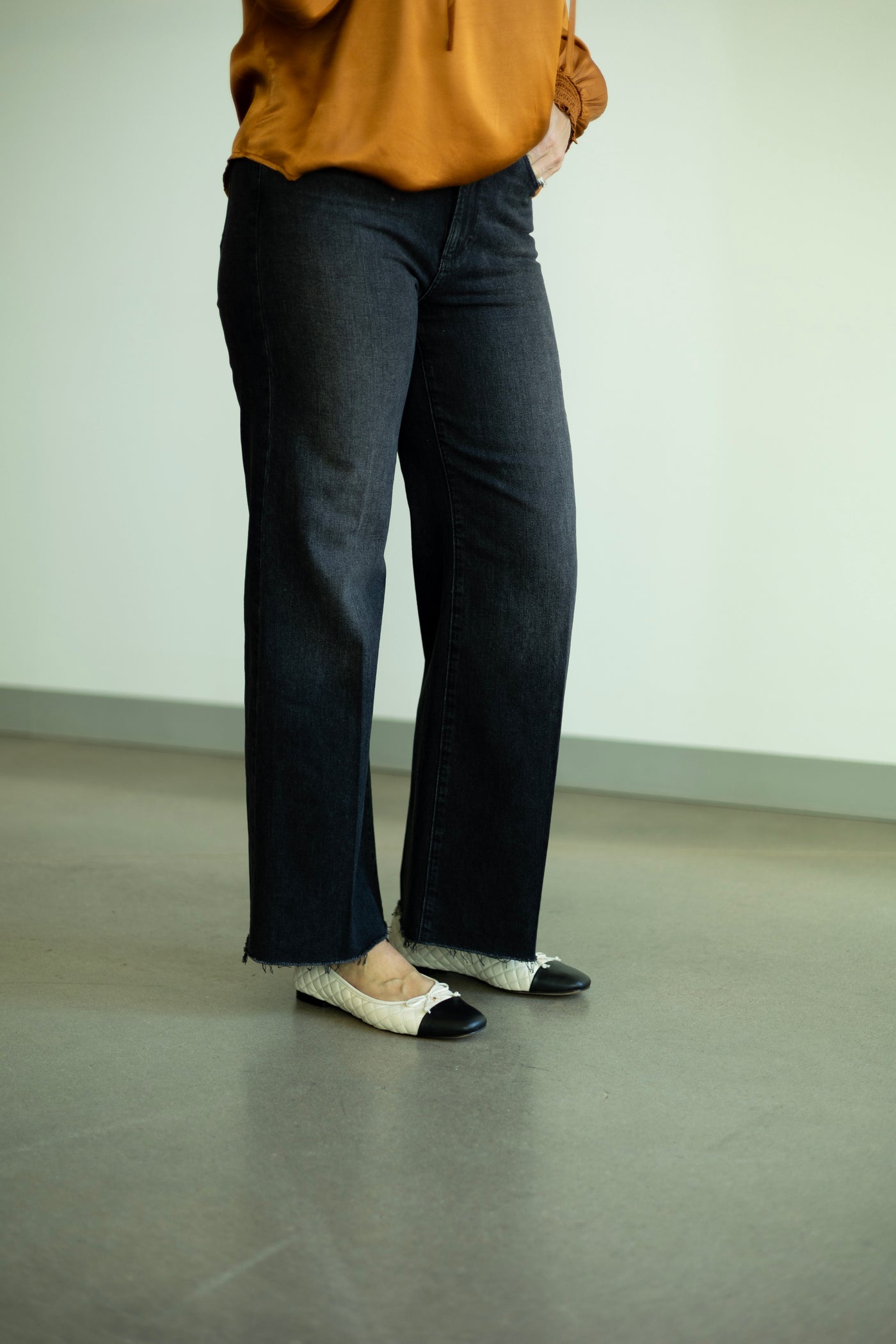 Anessa 31" W/ Raw Hem