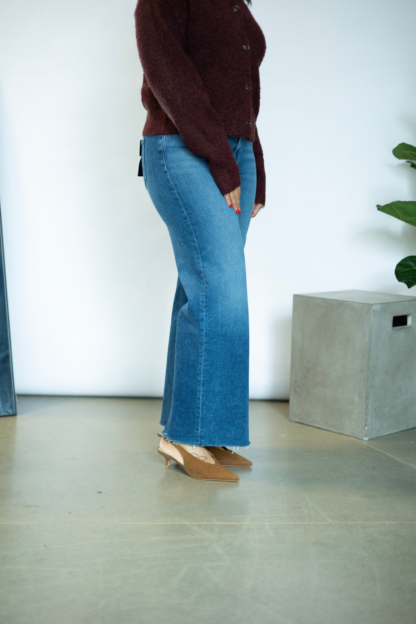 Anessa W/ Raw Hem