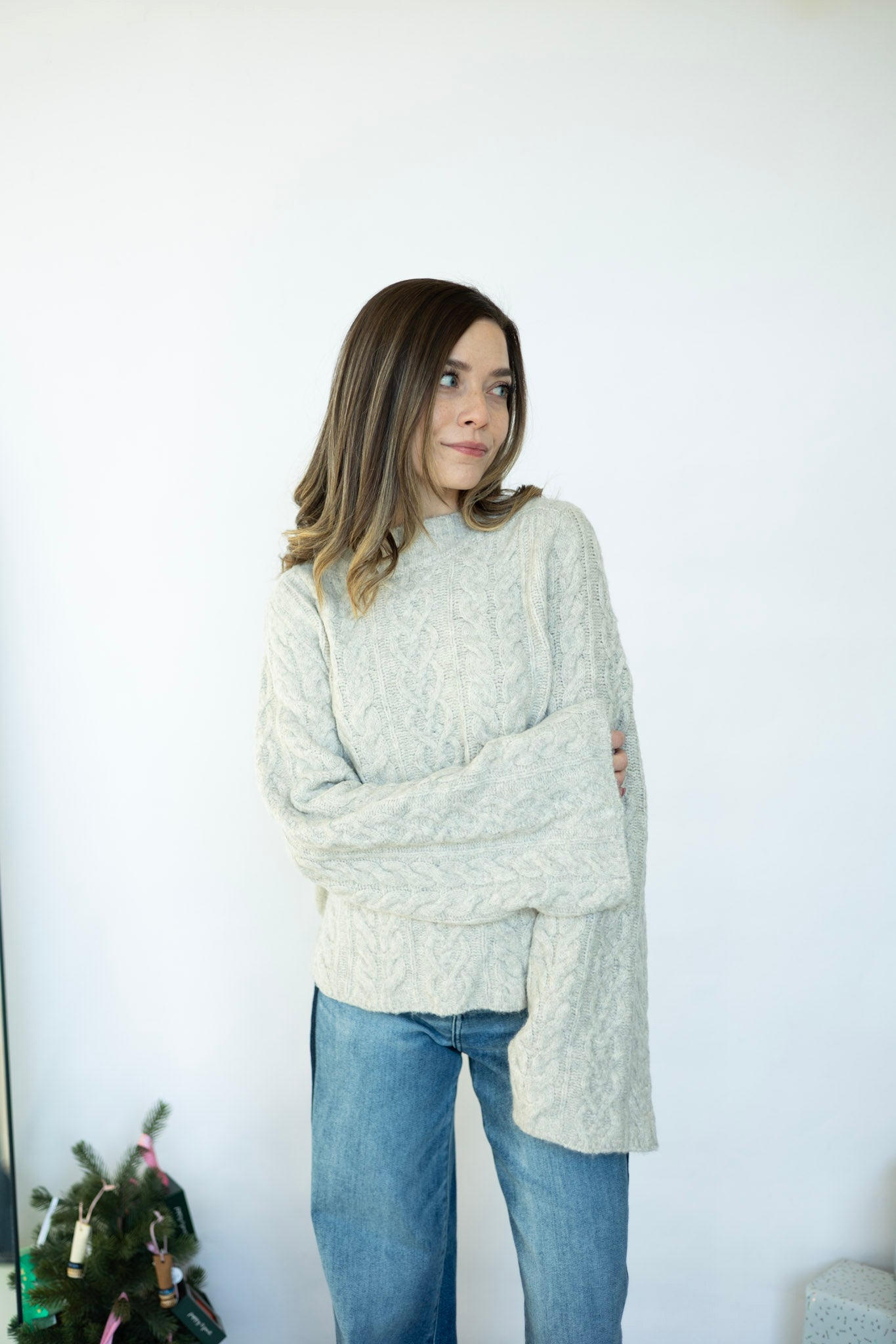 Boat neck, wide sleeves sweater