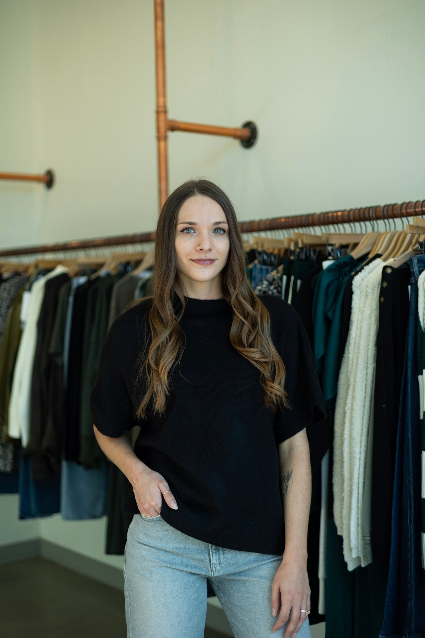 Short sleeve, black sweater