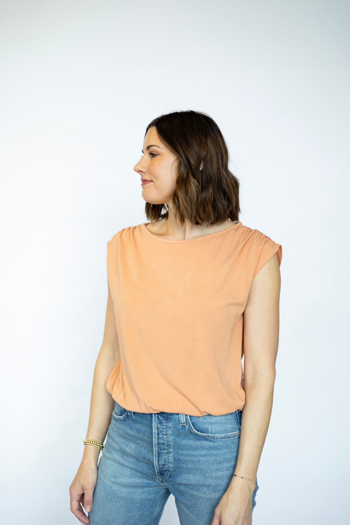 Sleeveless orange shirt for women