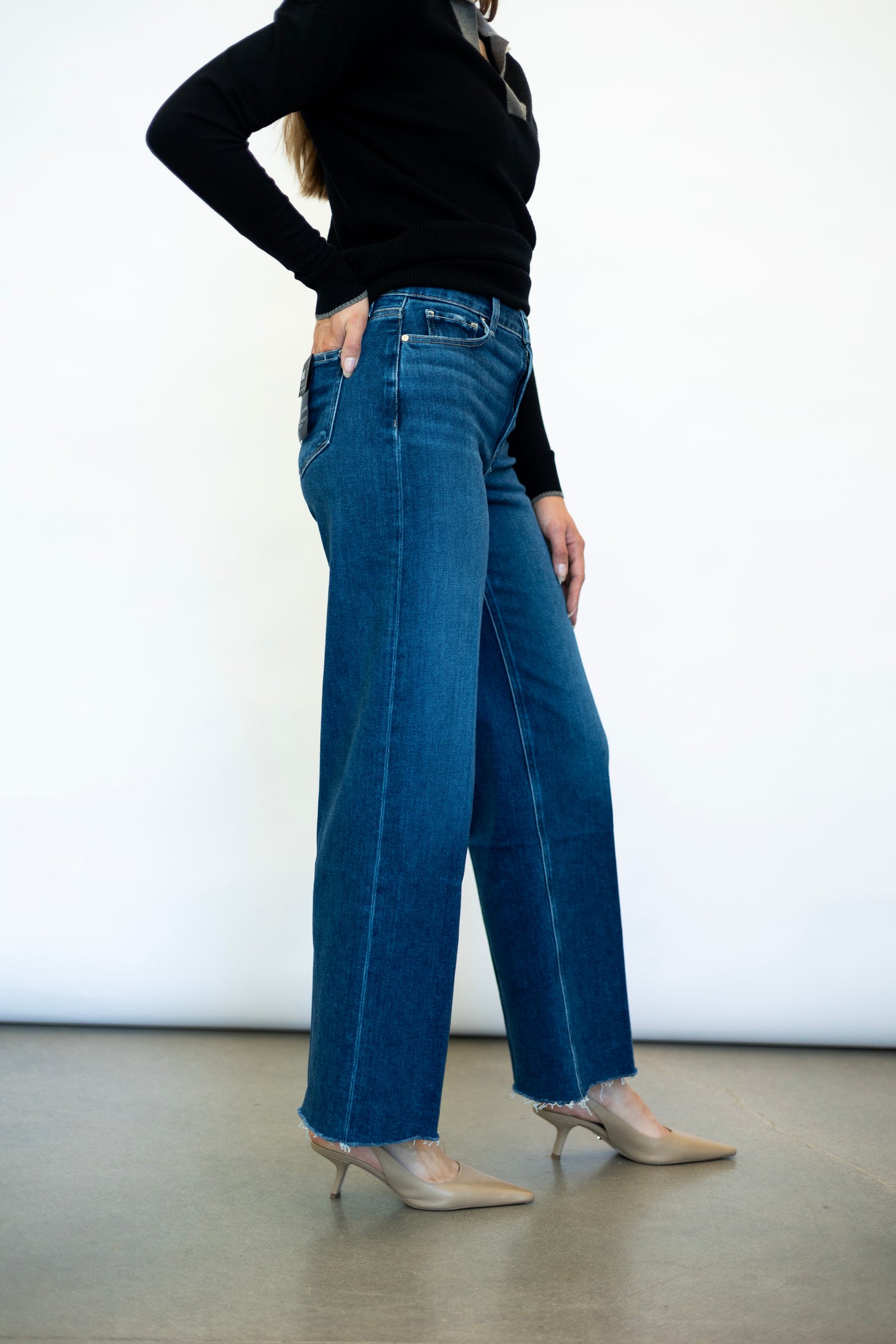 Anessa 31" Wide Leg Jean