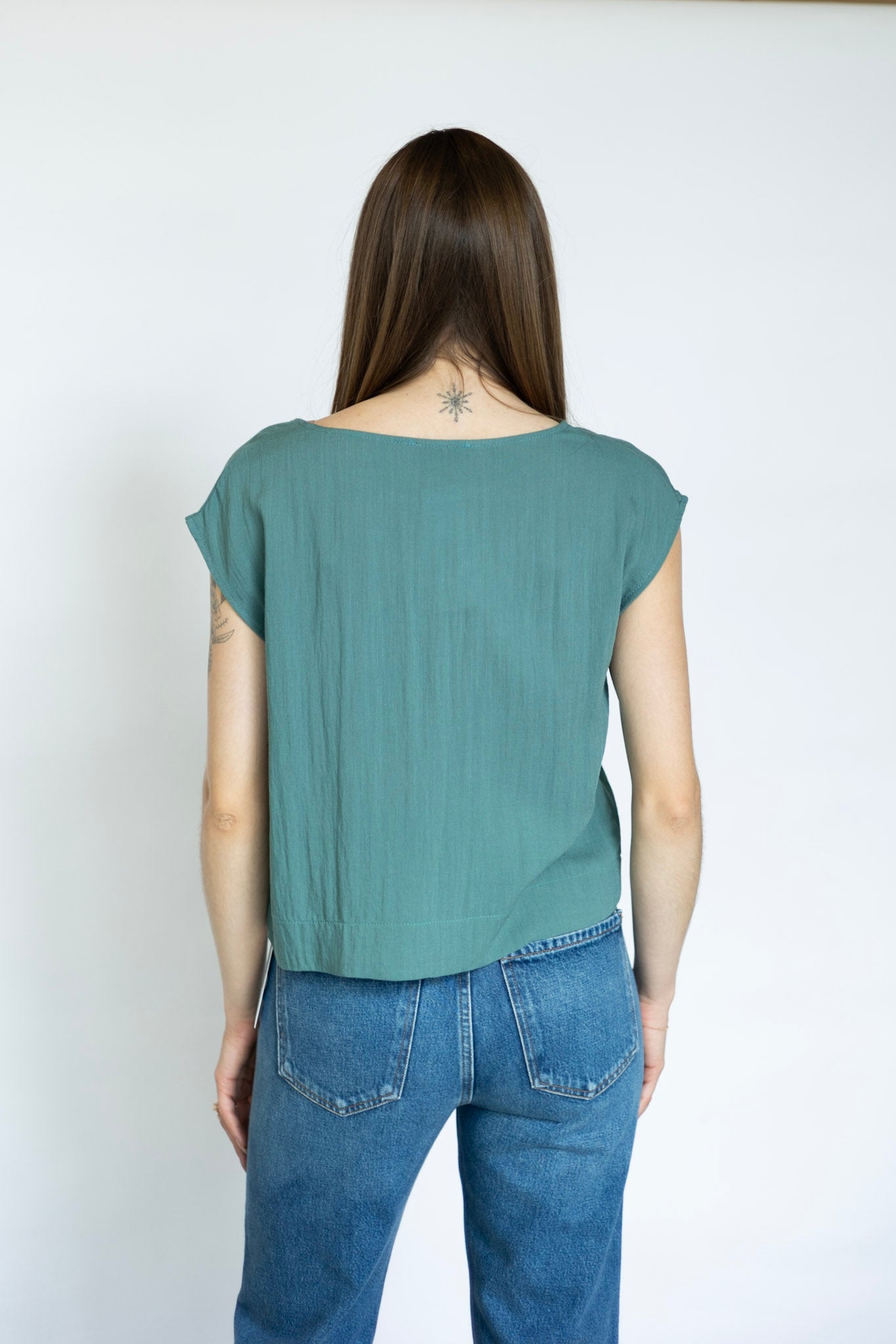 Woven Boxy Top w/ Extended Sleeve and Round Neck