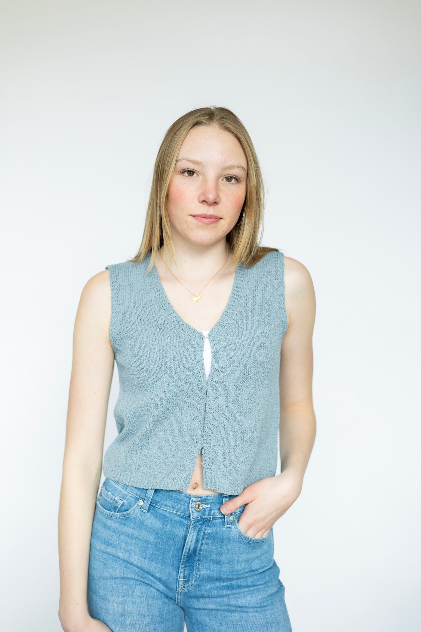 Women's, cropped, knitted vest