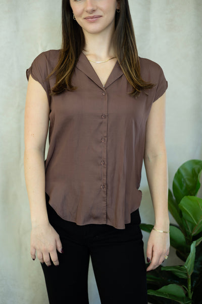 Cap sleeves, button down blouse