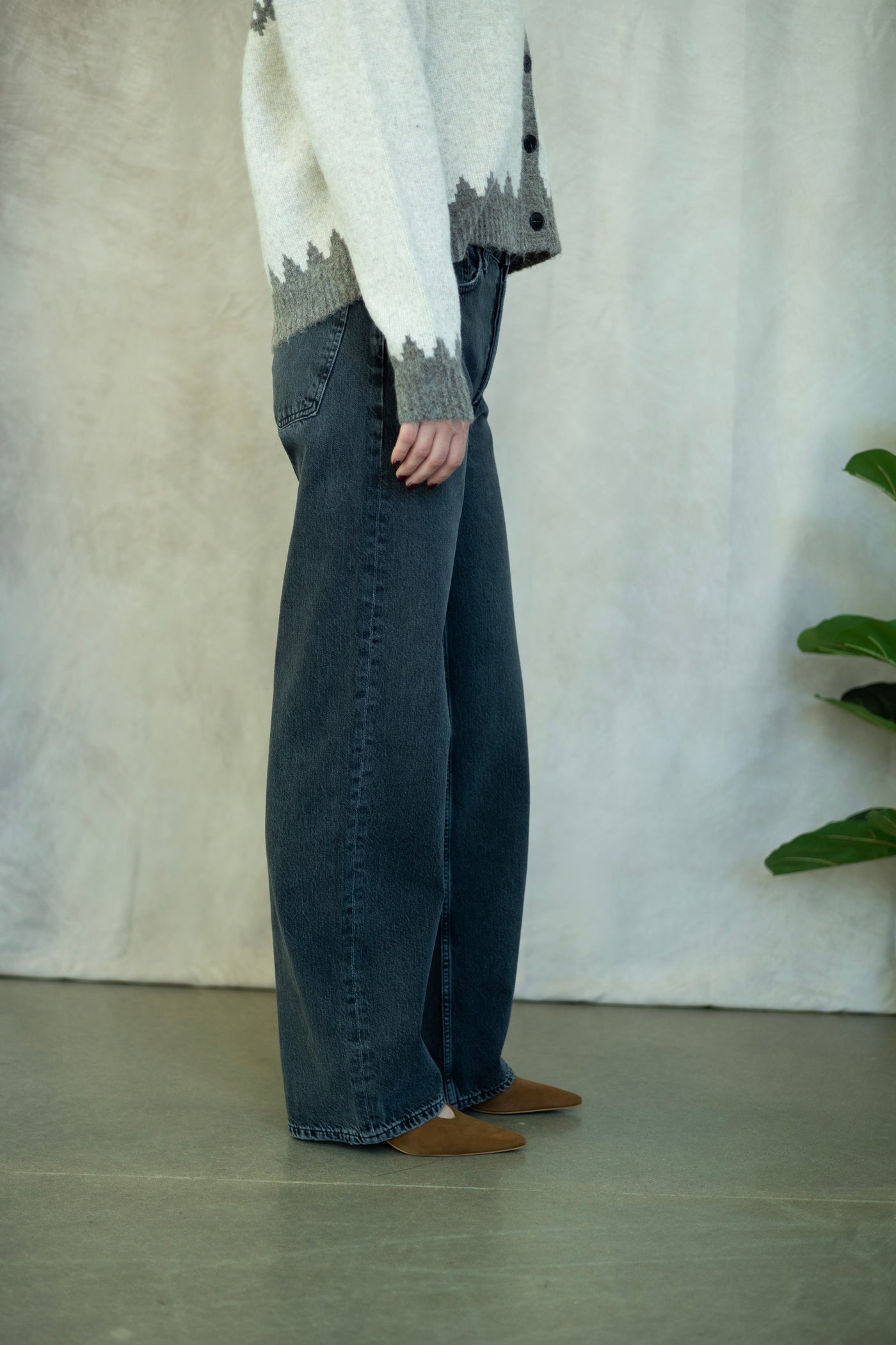 Black 32" straight jean