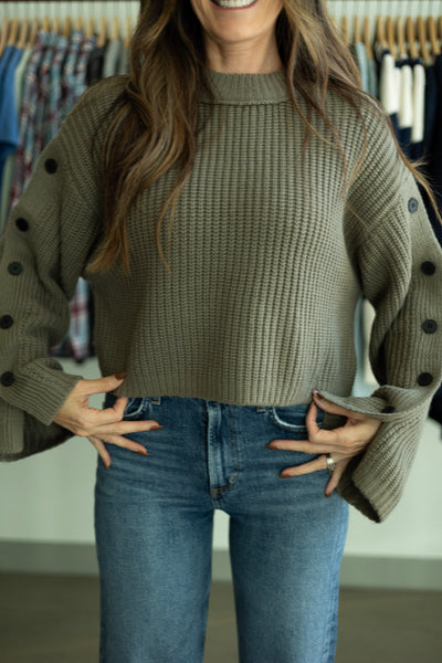 Wide sleeves sweater