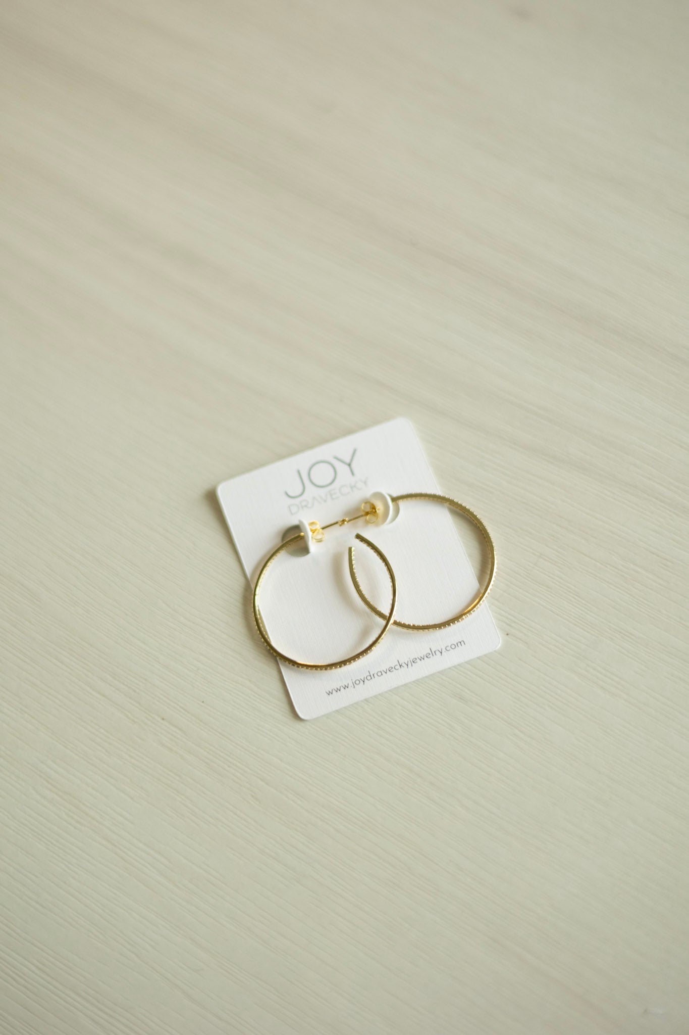 CZ Whisper Hoop