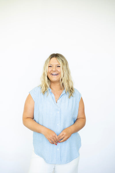 Women's sleeveless linen button down