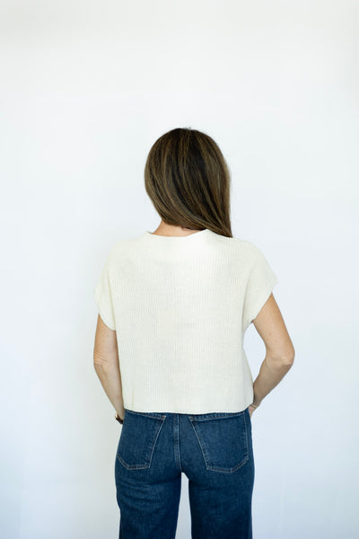 Knitted cropped shirt