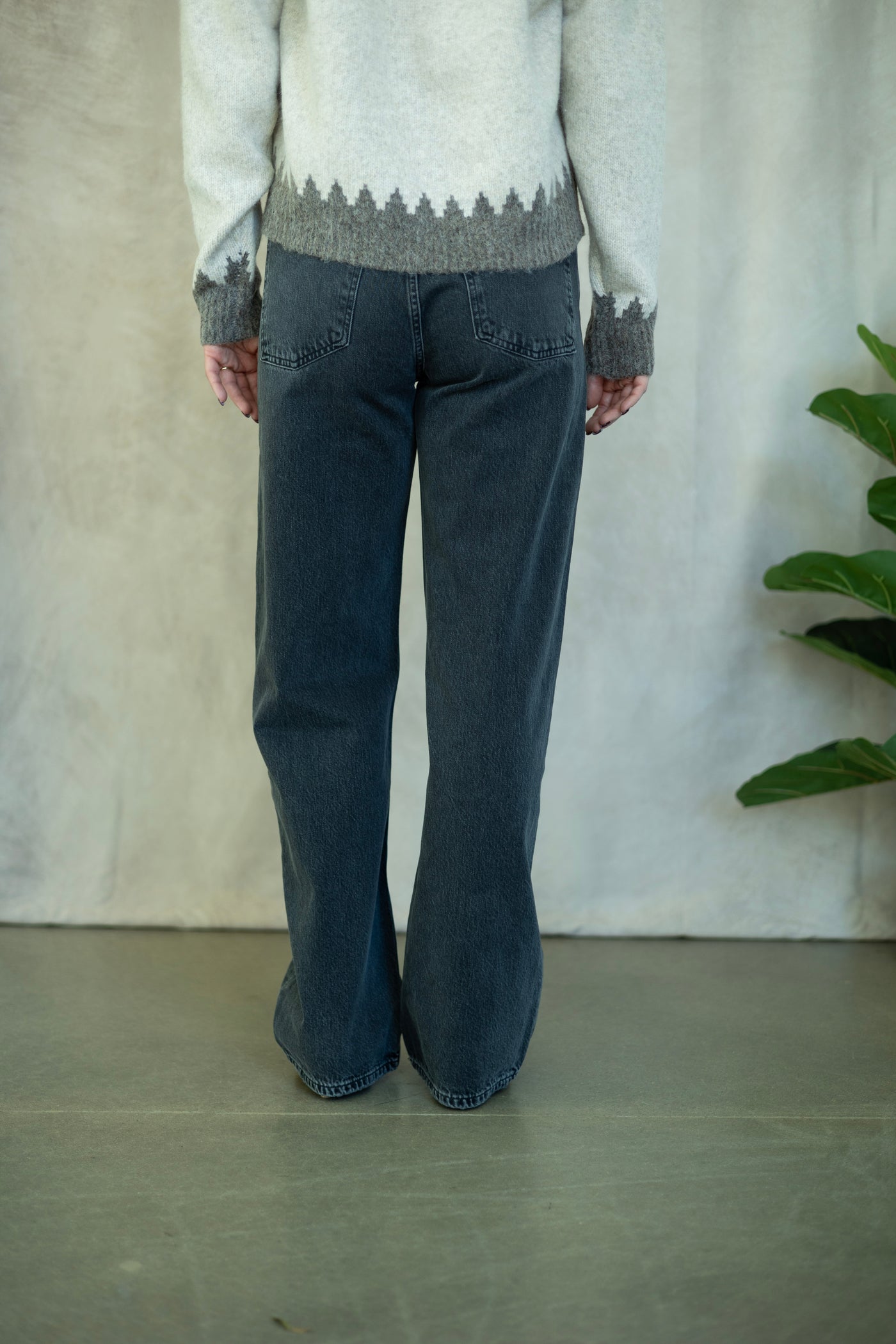 Black 32" straight jean