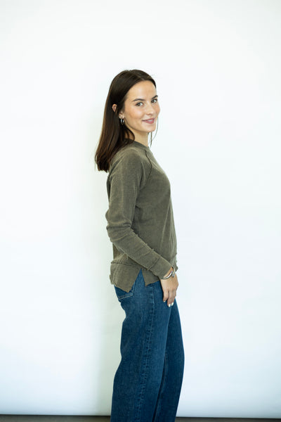 Women's vintage wash long sleeve basic