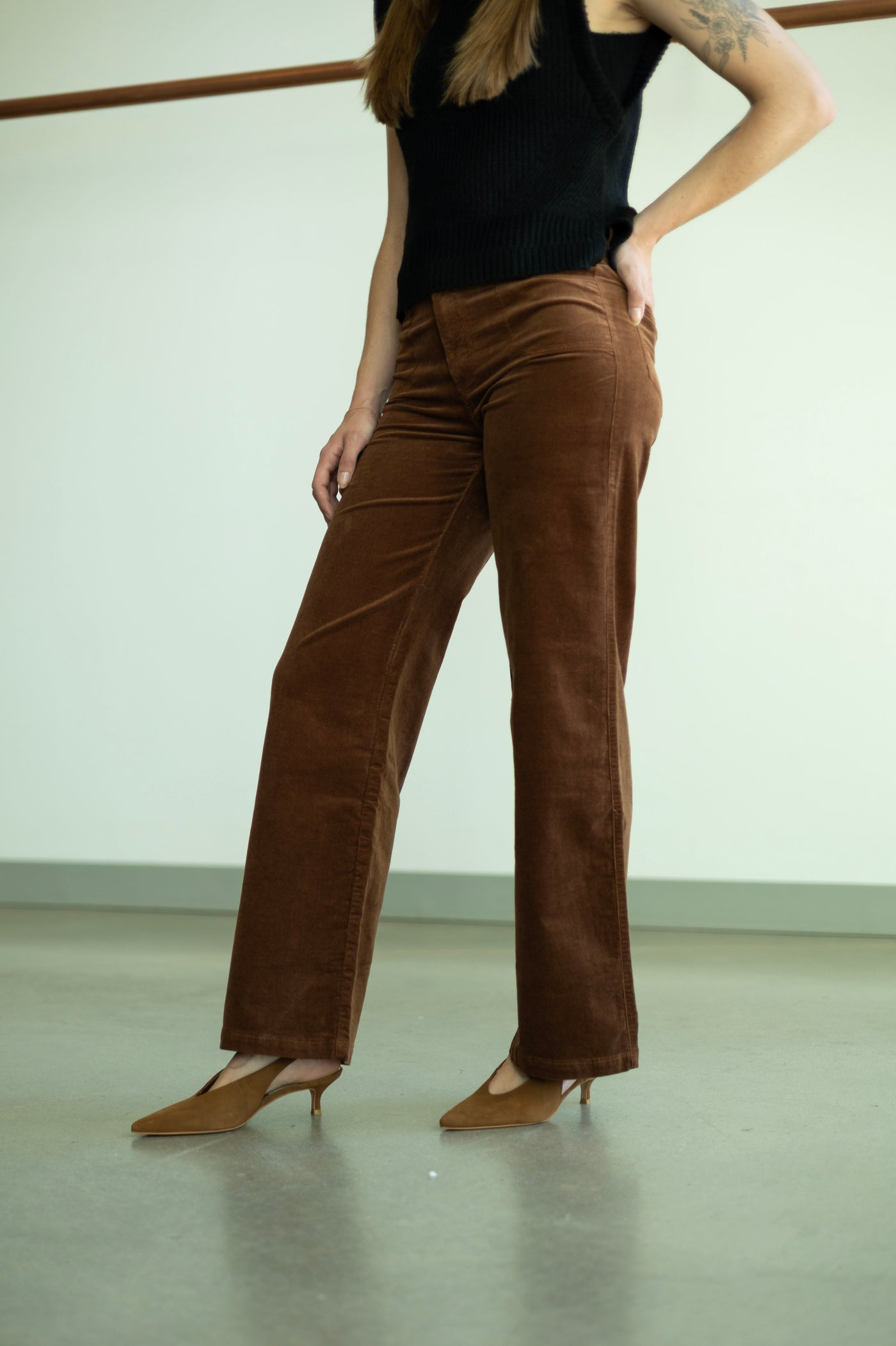 Anessa 31" W/ Stitch Utility Pockets