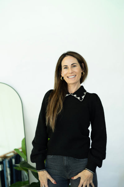 Black sweater with collar 