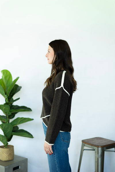 Brown sweater with seam contrast