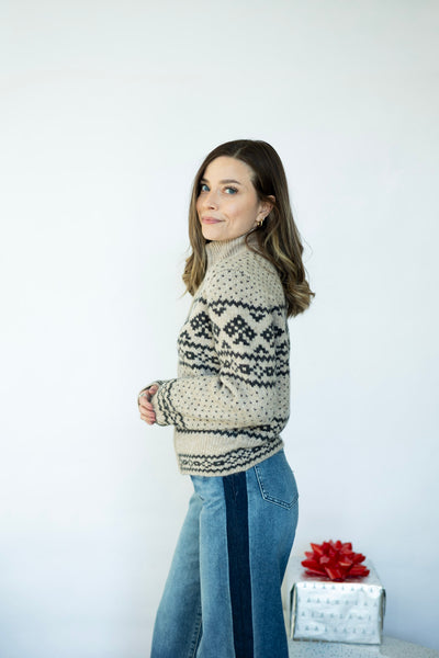 Patterned sweater zip up