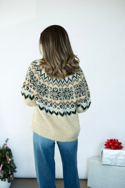 Cozy patterned sweater for women