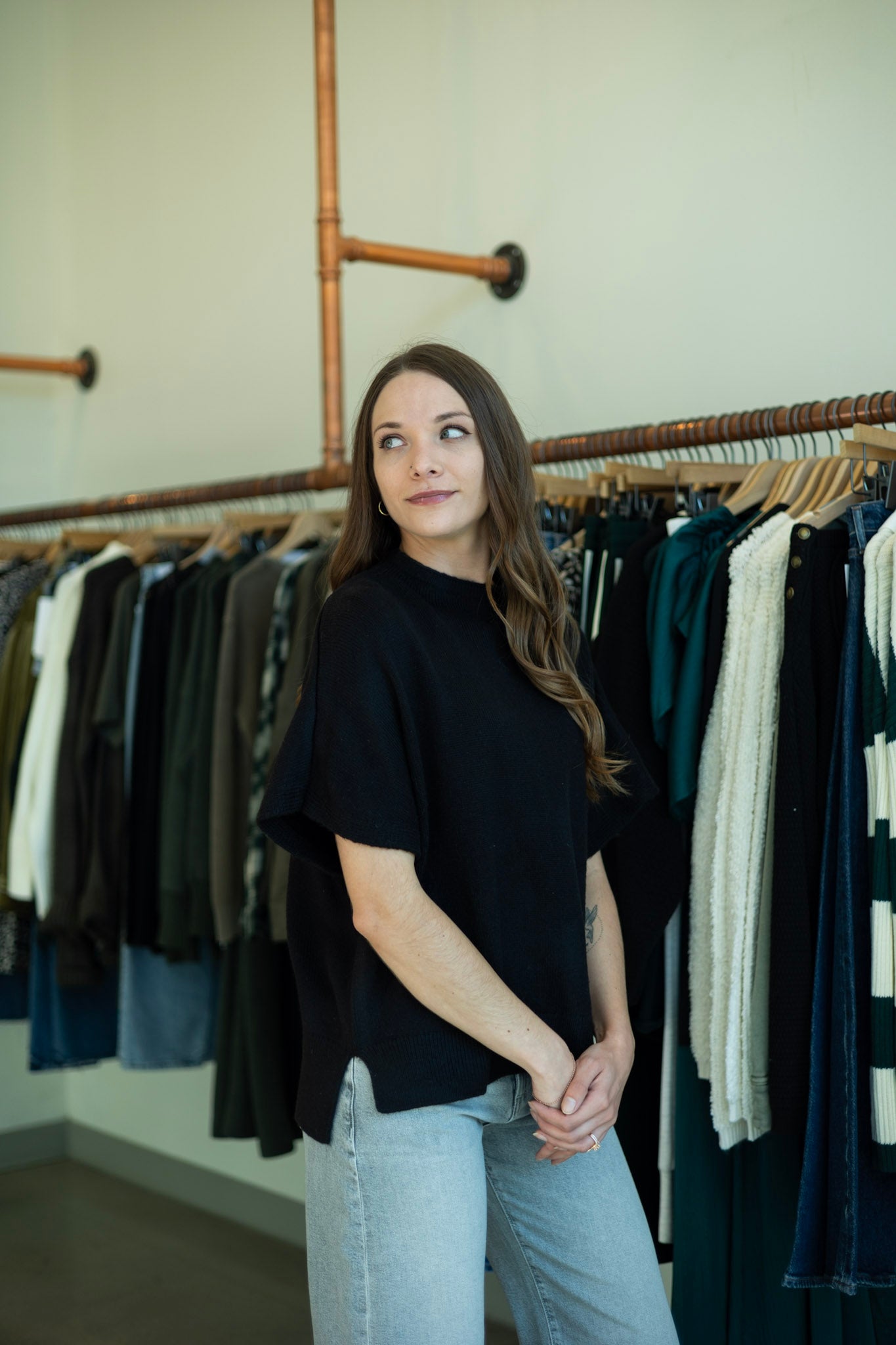 Short sleeve, black sweater