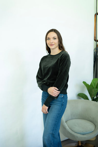 Cozy dark green pullover for women