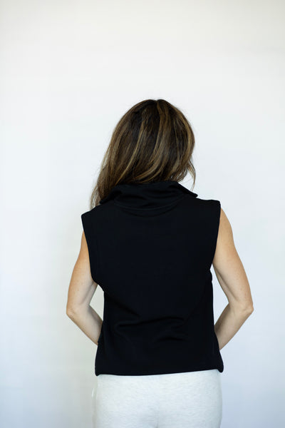 Sleeveless sweatshirt for women