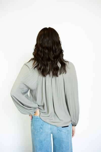 3/4 Sleeve Split Neck W/ Pleated Top