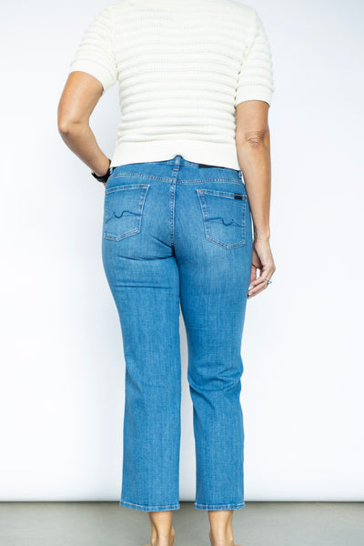 Stretchy, women's straight leg jeans