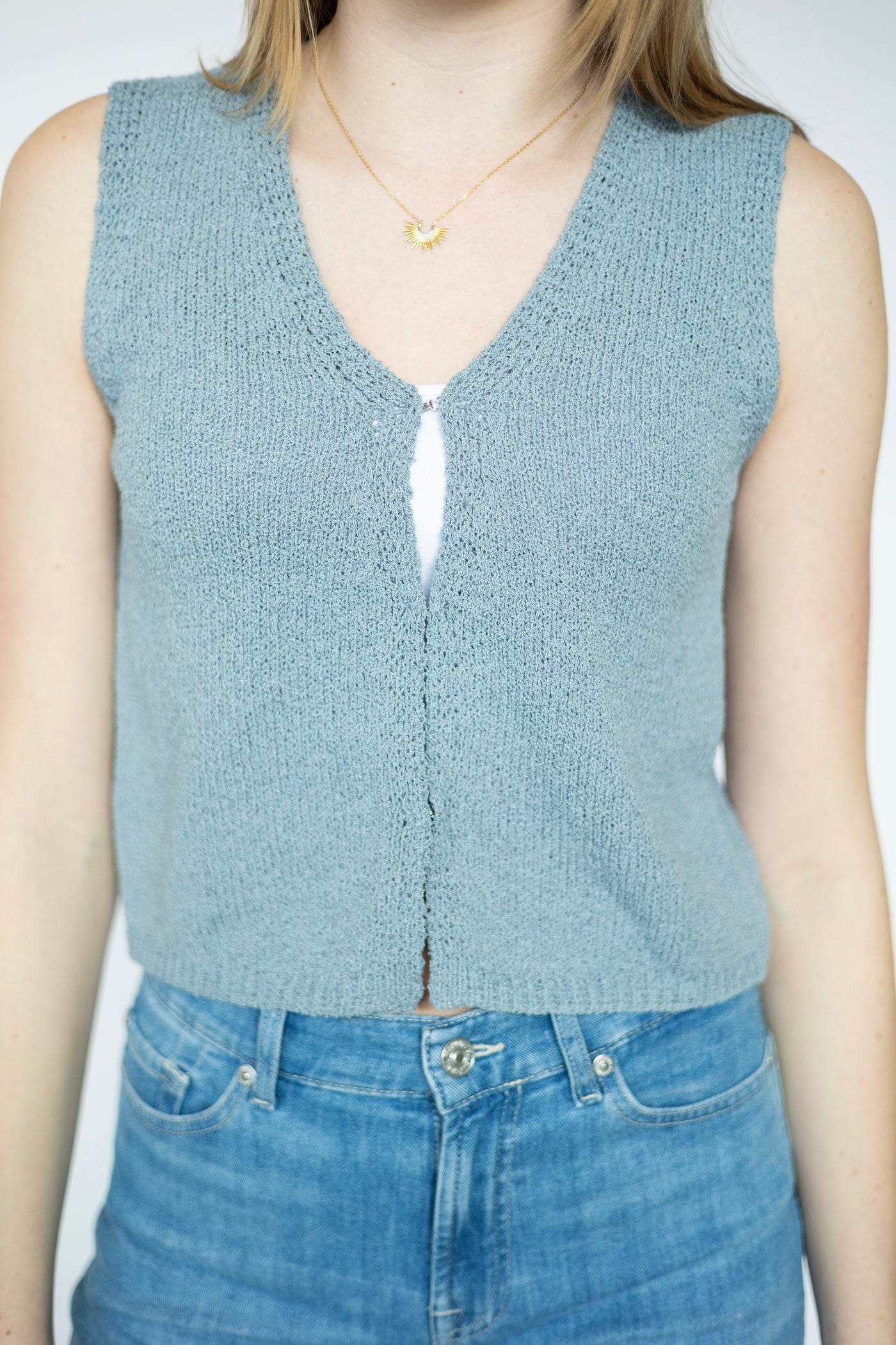 Women's, cropped, knitted vest