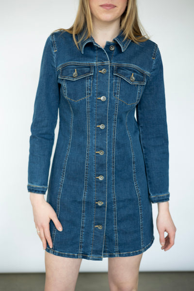 Cute, long sleeve denim dress