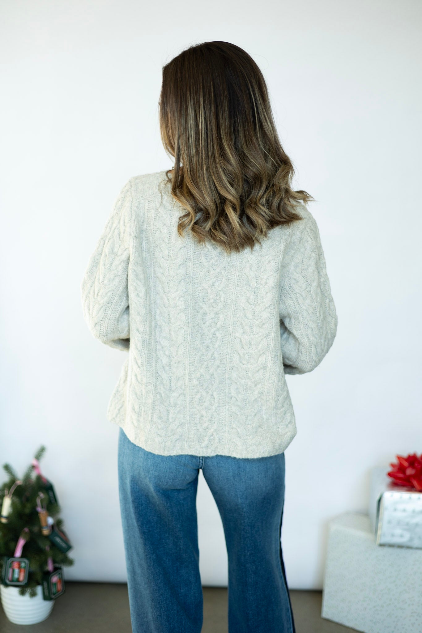 Boat neck, wide sleeves sweater