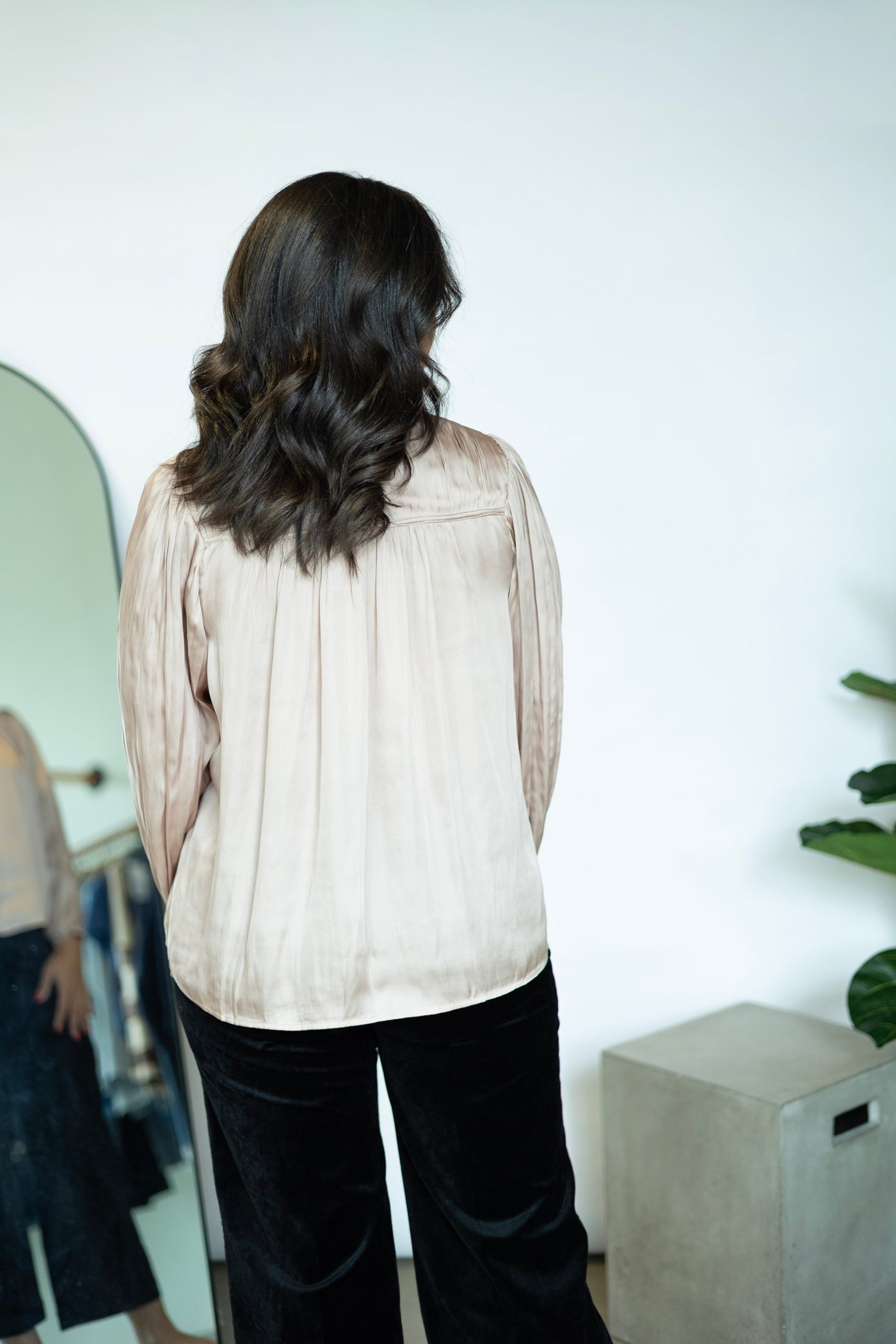 L/S Split Neck Pleated Blouse