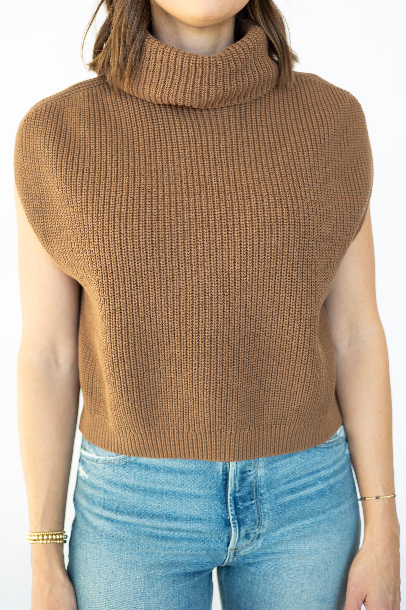 Madison Sleeveless Pullover