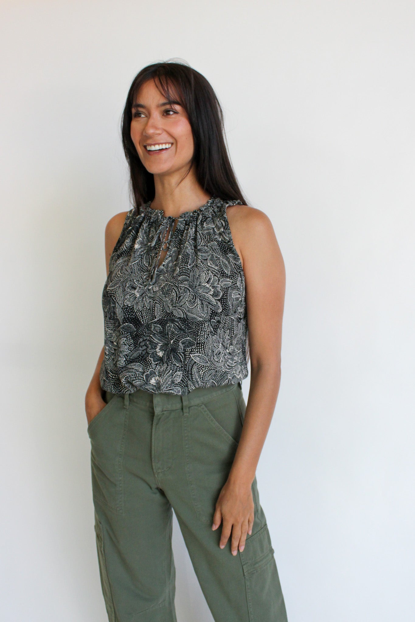 Sleeveless Ruffle Neck Top
