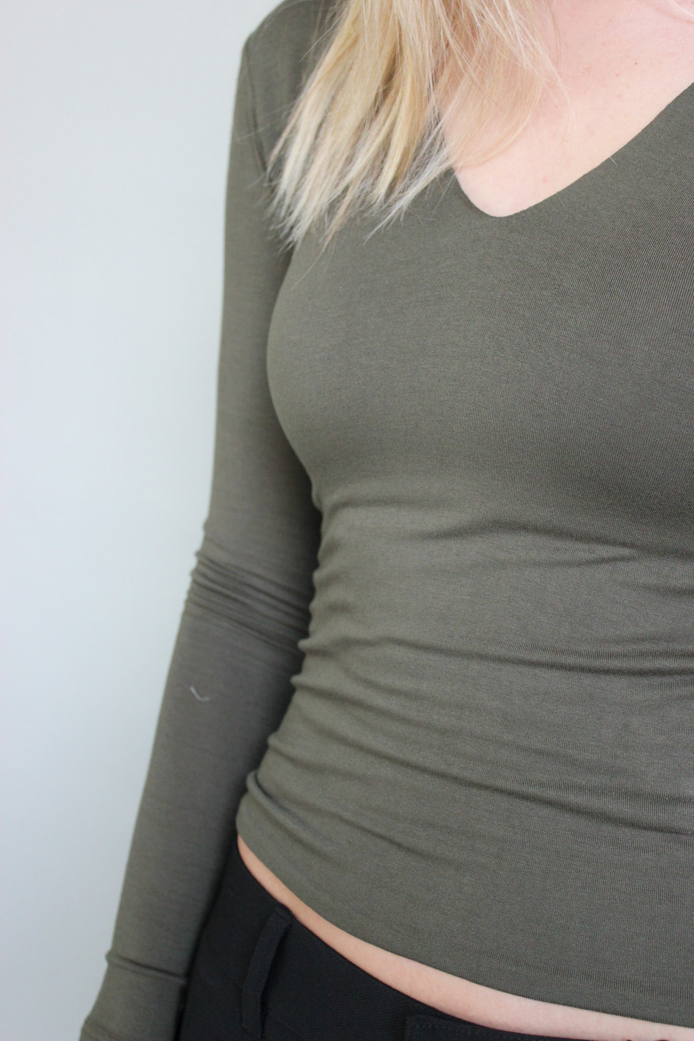 V-Neck Crop L/S
