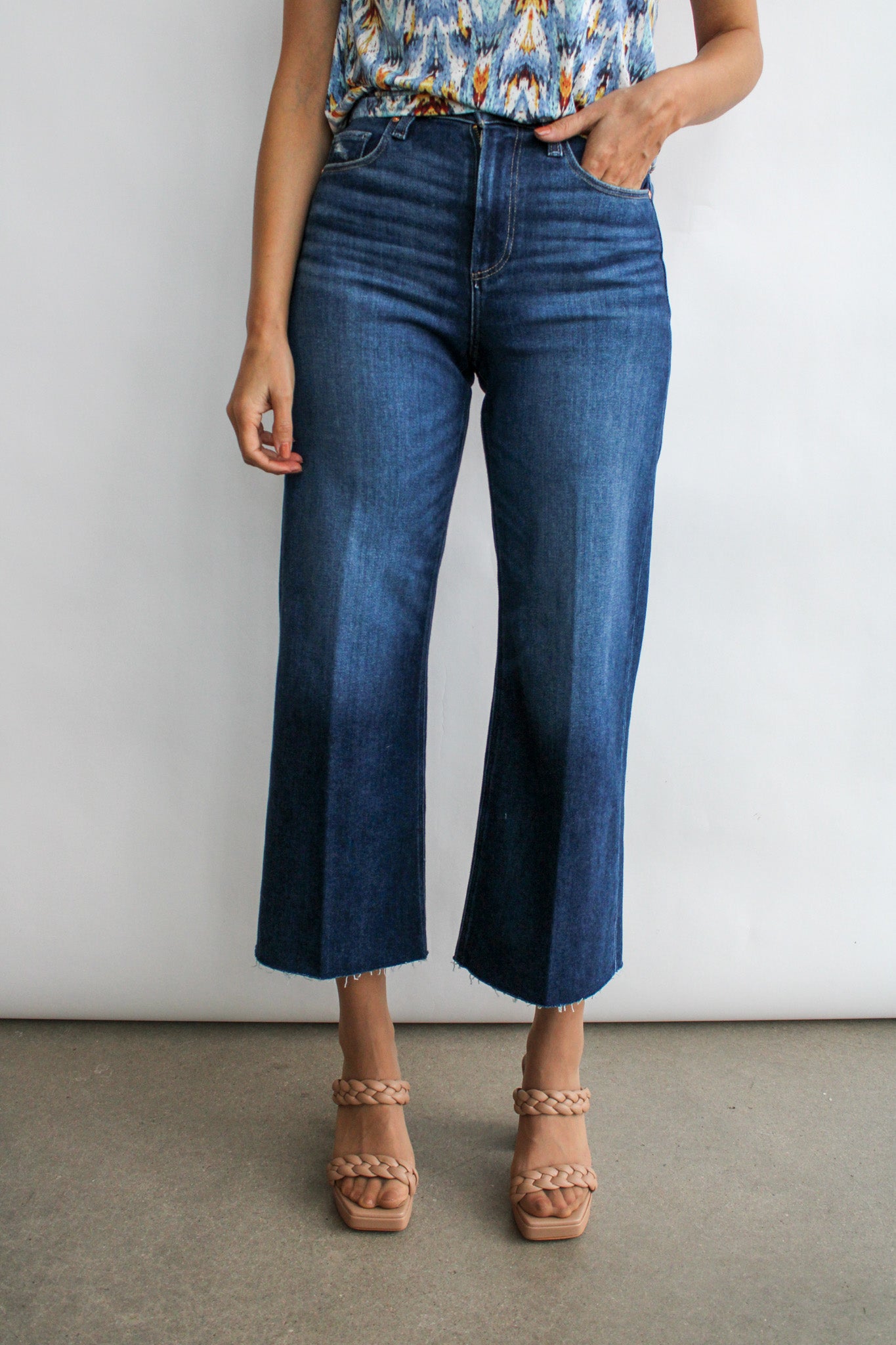 Anessa W/ Raw Hem